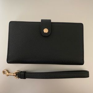 NWOT: Coach Clutch Wallet.